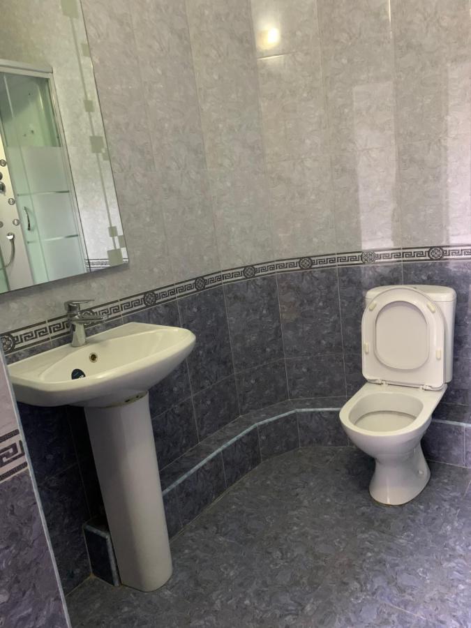 Almaty Backpackers Hostel Ngoại thất bức ảnh