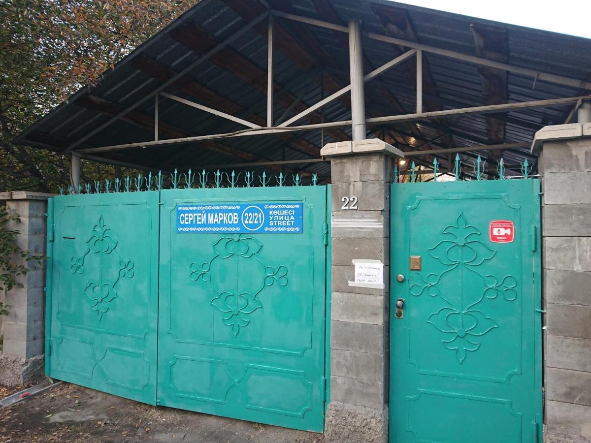 Almaty Backpackers Hostel Ngoại thất bức ảnh