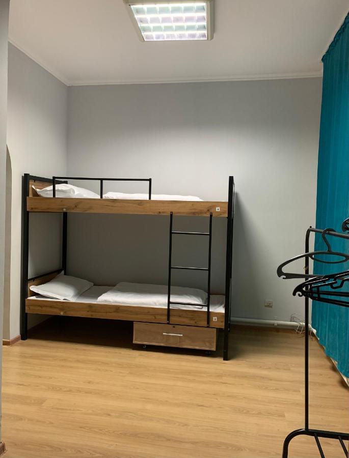 Almaty Backpackers Hostel Ngoại thất bức ảnh